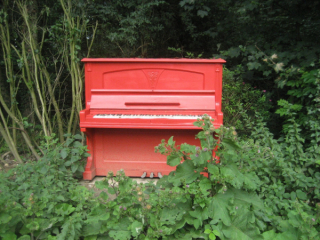 Das rote Klavier